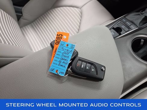 Used 2023 Toyota Camry SE AWD/4WD image 13