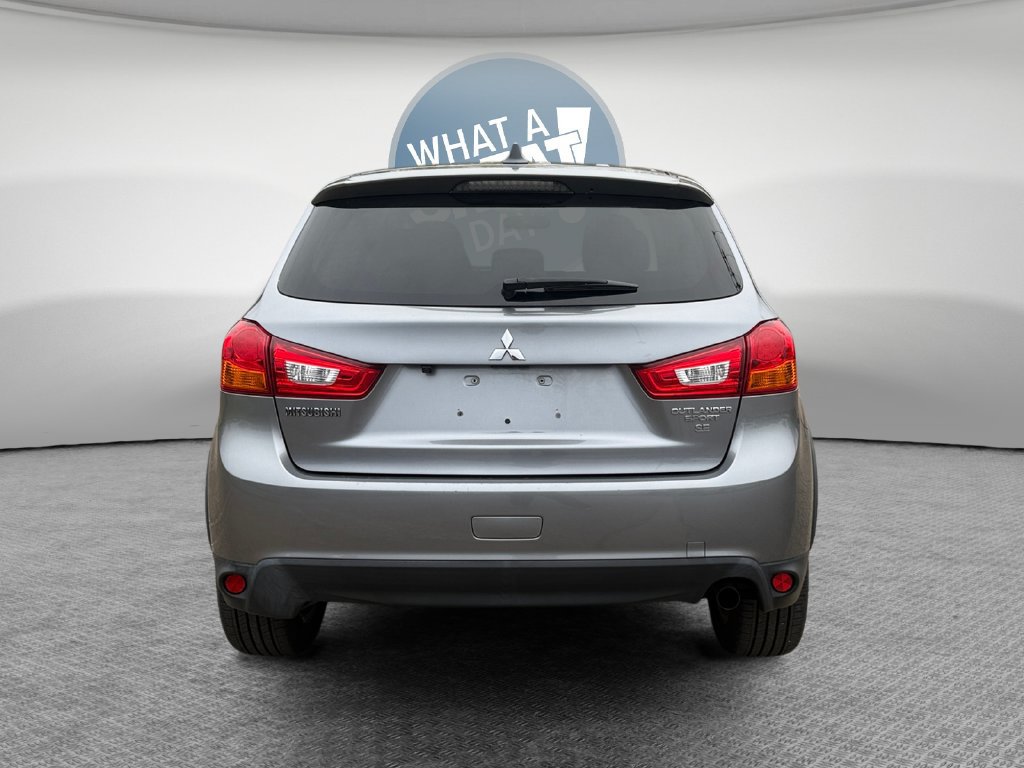 Used 2017 Mitsubishi Outlander Sport SE AWD/4WD image 5