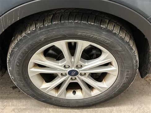 Used 2019 Ford Escape SEL image 5