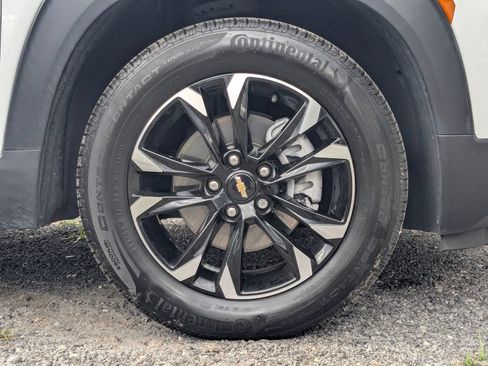 Used 2021 Chevrolet TrailBlazer LT w/ Convenience Package FWD image 12
