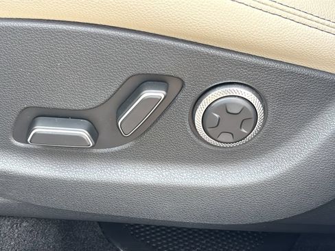 Certified 2026 Genesis GV70 2.5T AWD/4WD image 19