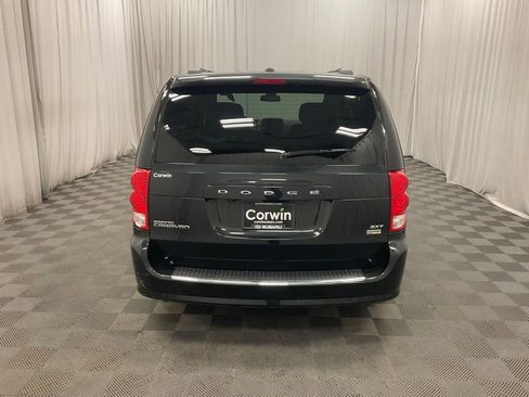 Used 2019 Dodge Grand Caravan SXT image 10