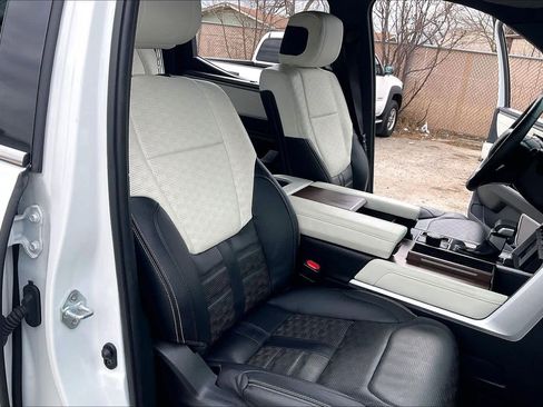 Used 2023 Toyota Tundra Capstone image 8