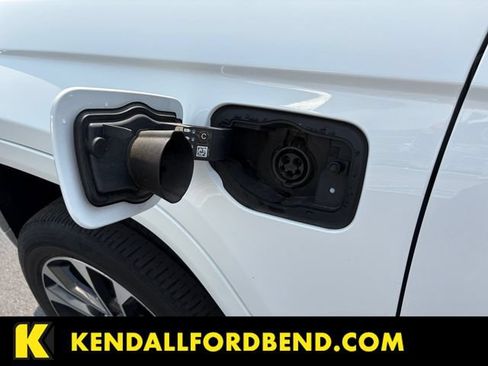 Used 2022 Jeep Grand Cherokee Overland AWD/4WD image 16