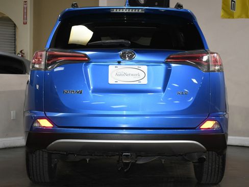 Used 2018 Toyota RAV4 XLE image 2