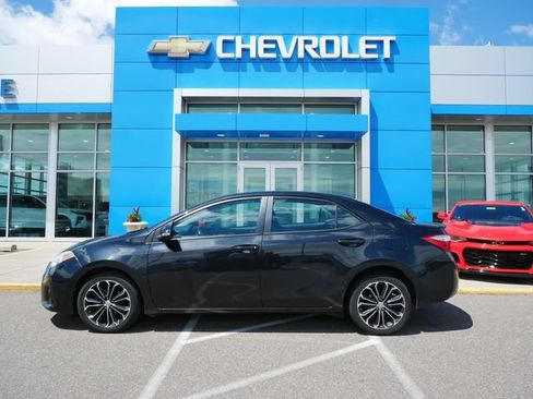 Used 2015 Toyota Corolla S FWD image 2