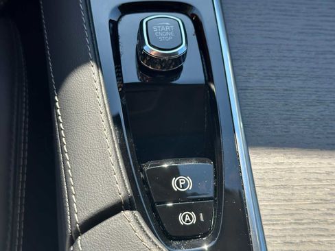 Certified 2025 Volvo XC90 B6 Ultra w/ Protection Package Premier image 32