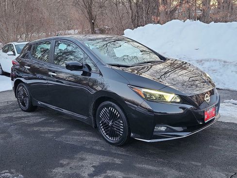 Used 2023 Nissan Leaf SV Plus image 3