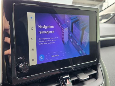 Used 2023 Toyota Corolla SE w/ SE Package image 4