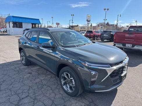New 2026 Chevrolet Trax LT w/ Driver Confidence Package image 4