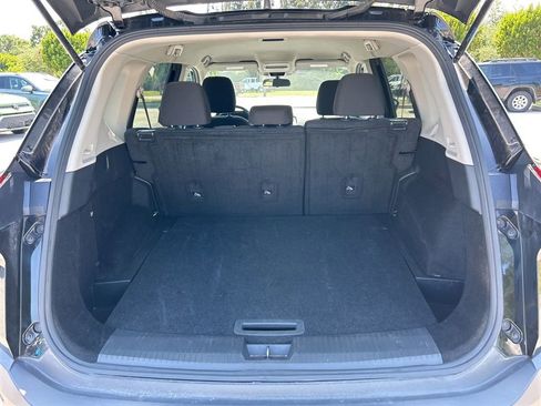 Used 2023 Nissan Rogue S image 43