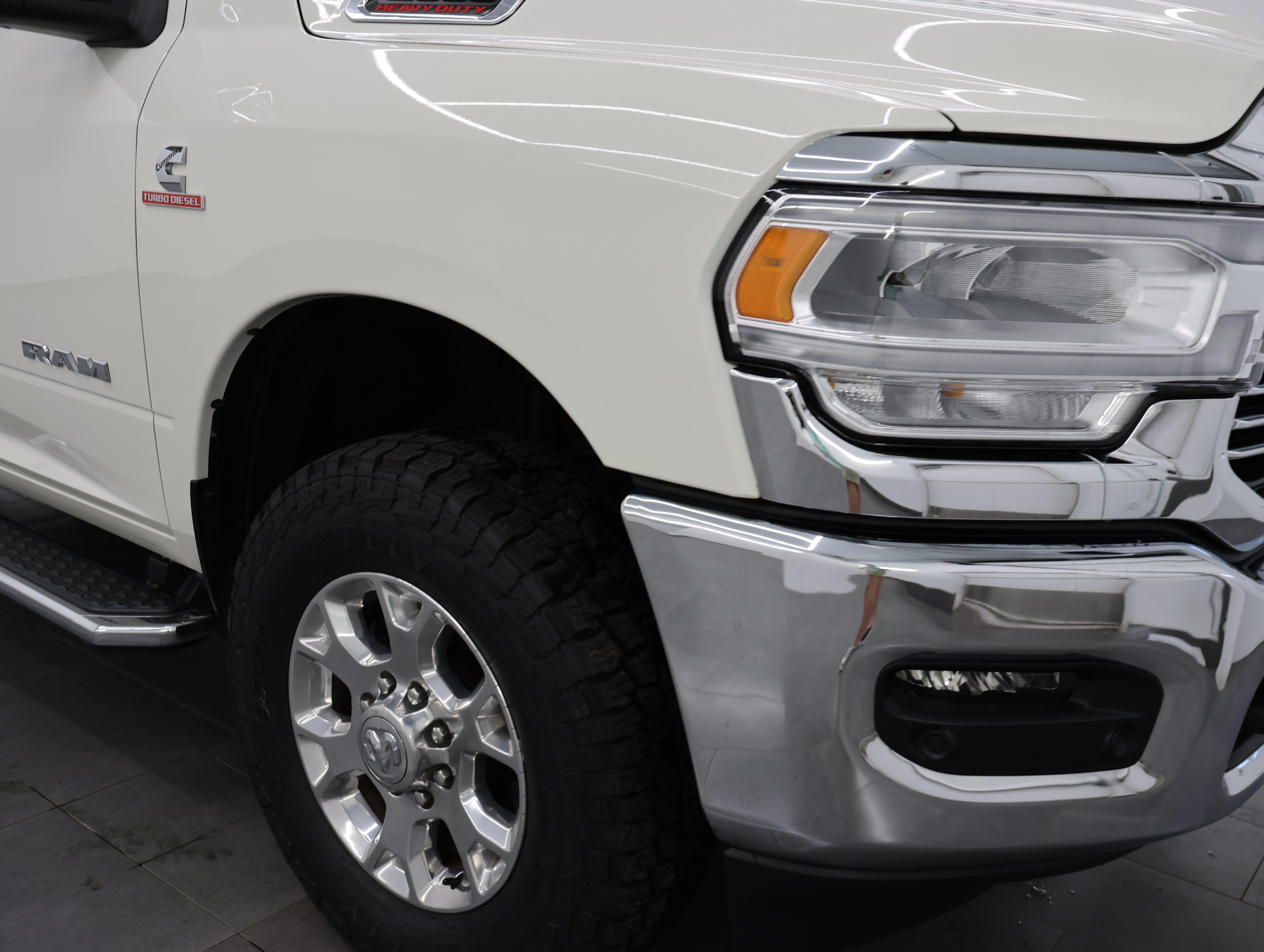 Used 2024 RAM 2500 Laramie AWD/4WD image 25