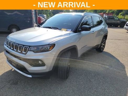 Used 2024 Jeep Compass Limited AWD/4WD image 7