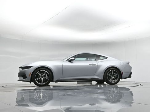 Used 2025 Ford Mustang Premium image 54