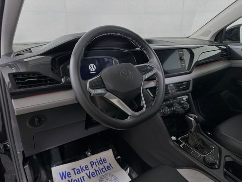 Used 2024 Volkswagen Taos SEL image 9