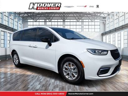Used 2024 Chrysler Pacifica Touring-L