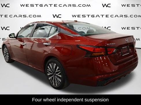 Used 2024 Nissan Altima 2.5 SV image 5