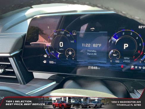 Used 2025 Chevrolet Suburban Premier RWD image 32