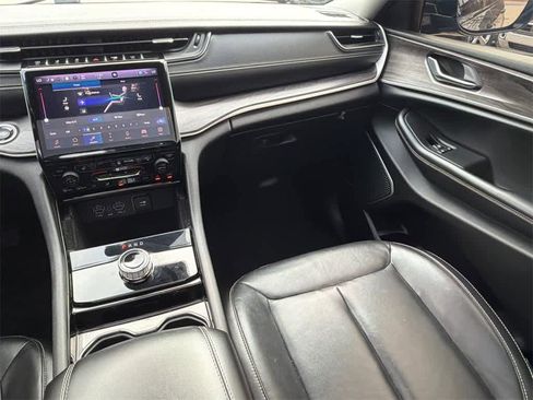 Used 2021 Jeep Grand Cherokee L Limited image 23