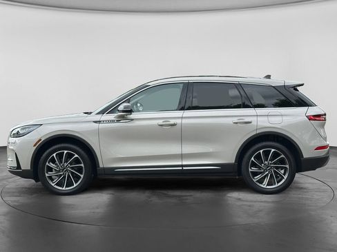 Used 2024 Lincoln Corsair AWD w/ Equipment Group 101A image 4