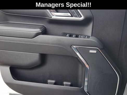 Used 2024 Chevrolet Silverado 1500 LTZ AWD/4WD image 22