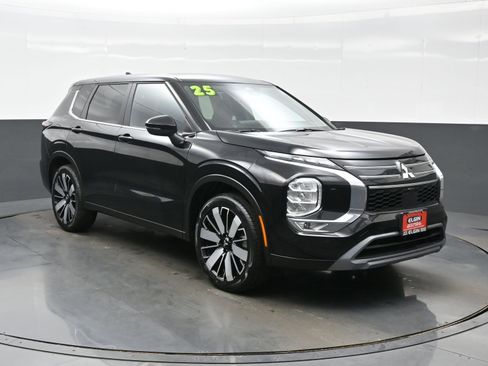 Used 2025 Mitsubishi Outlander SE AWD/4WD image 8
