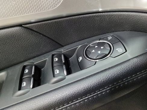 Used 2017 Ford Explorer XLT w/ Equipment Group 202A AWD/4WD image 27