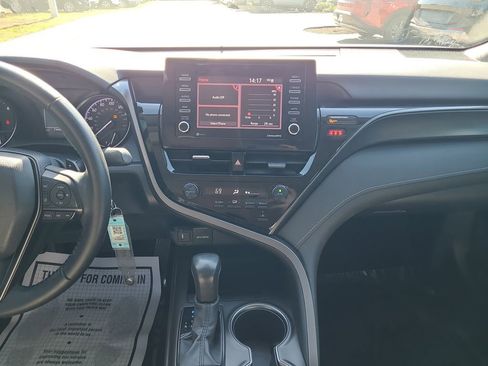 Used 2021 Toyota Camry SE image 18