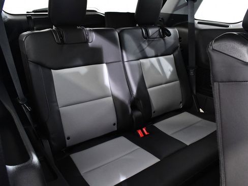 Used 2022 Ford Explorer XLT w/ Equipment Group 202A image 20