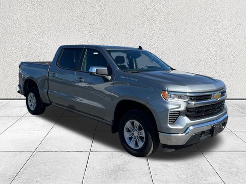 Used 2025 Chevrolet Silverado 1500 LT image 1
