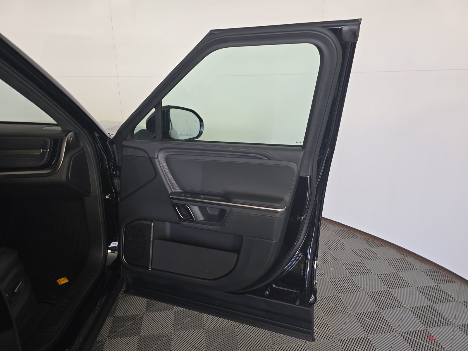 Used 2023 Rivian R1S Adventure Quad AWD/4WD image 18