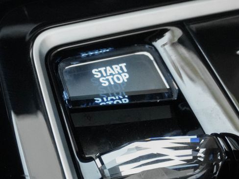 Certified 2023 BMW i7 xDrive60 AWD/4WD image 27