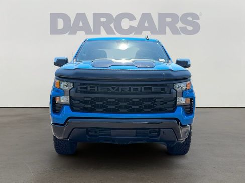 Used 2024 Chevrolet Silverado 1500 Custom Trail Boss w/ Dark Appearance Package AWD/4WD image 2