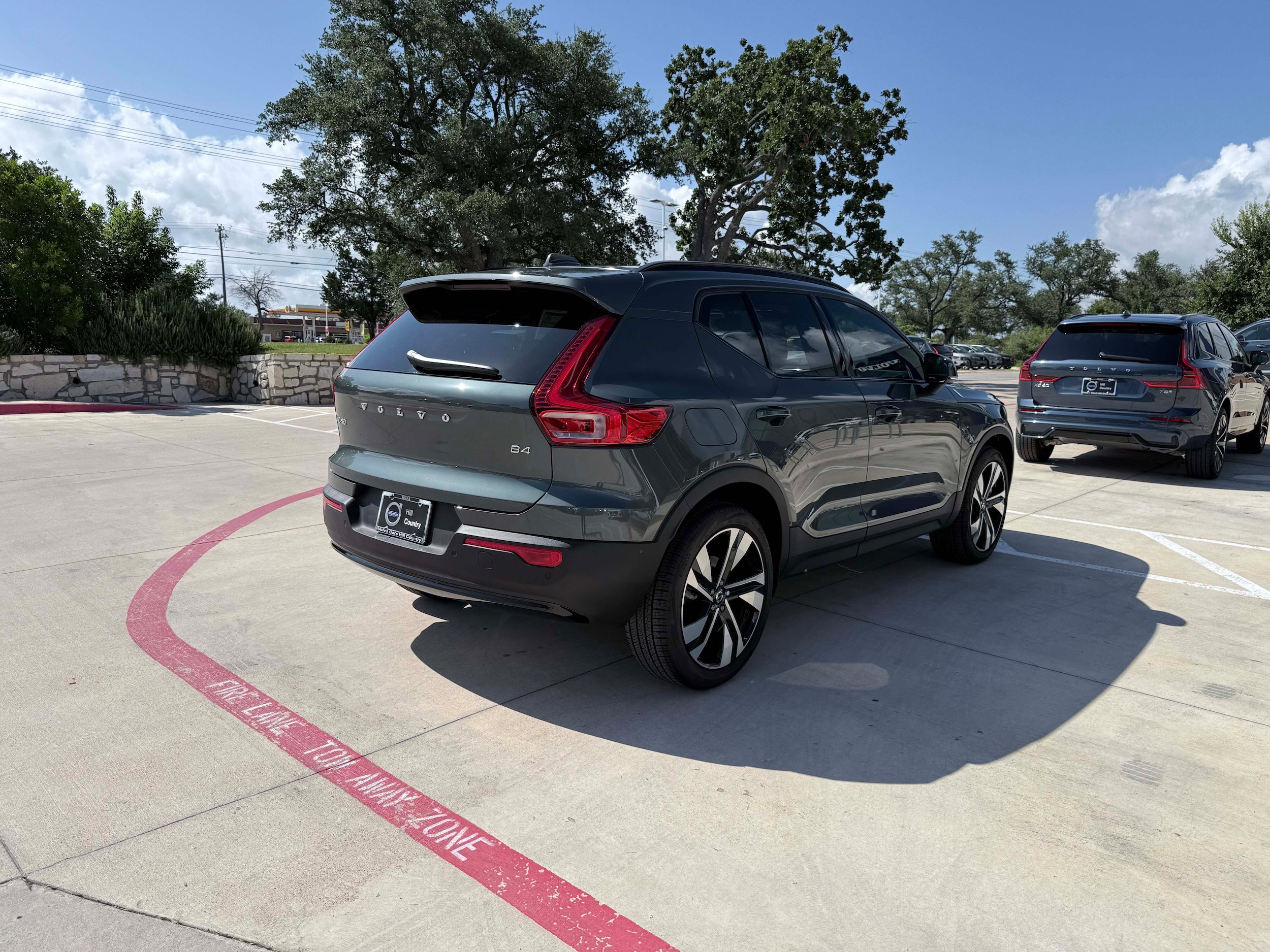 New 2026 Volvo XC40 B4 Plus w/ Protection Package Premier FWD image 6