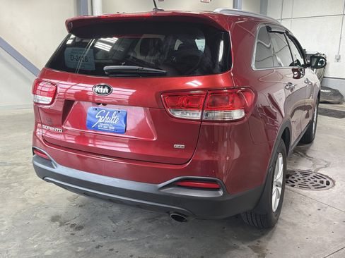 Used 2016 Kia Sorento FWD image 7
