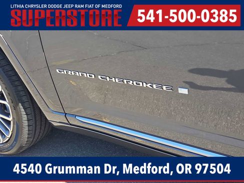 New 2026 Jeep Grand Cherokee Summit AWD/4WD image 15