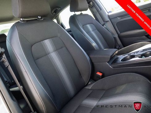 Used 2025 Honda Civic Sport image 4