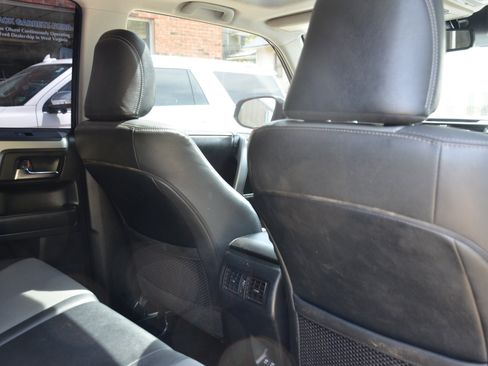 Used 2021 Toyota 4Runner SR5 Premium w/ Moonroof Package AWD/4WD image 39