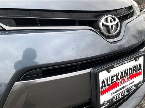 Used 2016 Toyota Corolla LE image 28