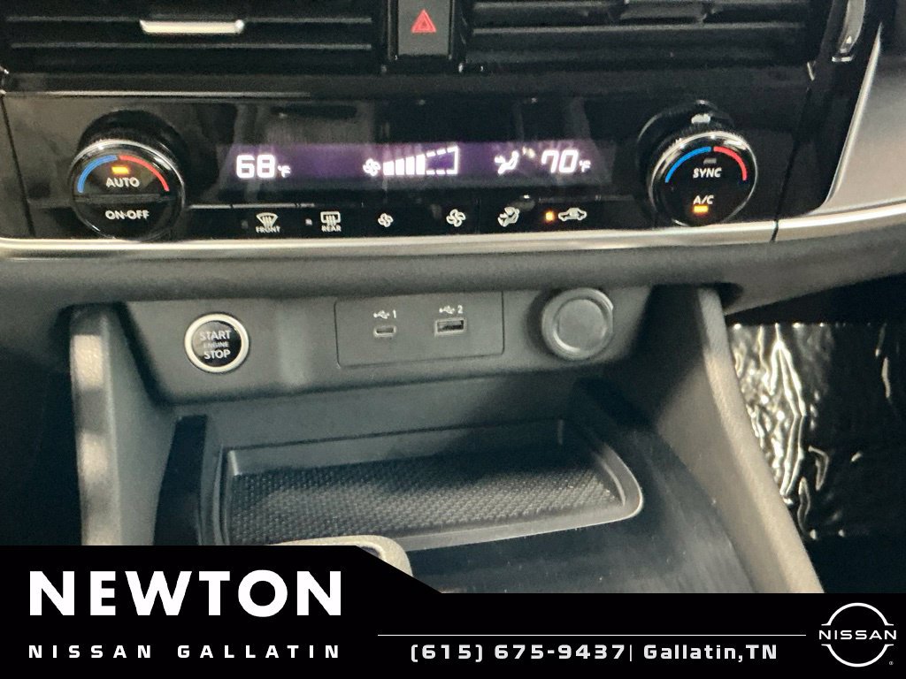 Used 2022 Nissan Rogue SV FWD image 8