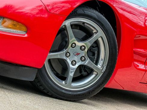 Used 2004 Chevrolet Corvette Coupe w/ Roof Package image 13