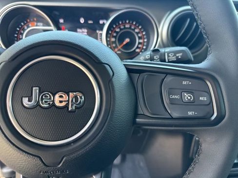 Used 2023 Jeep Wrangler Sport AWD/4WD image 36