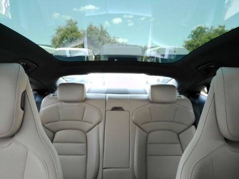 Used 2022 Porsche Taycan RWD image 31