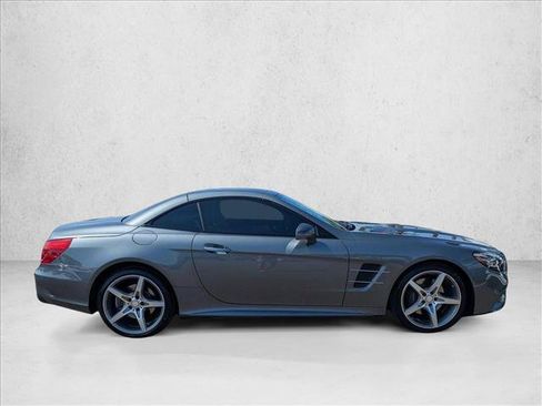 Used 2017 Mercedes-Benz SL 550 image 4