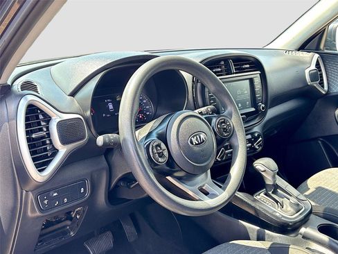 Used 2021 Kia Soul S FWD image 9