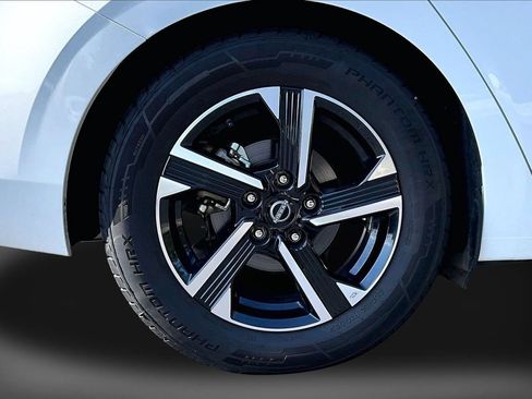 Used 2024 Nissan Sentra SV FWD image 35