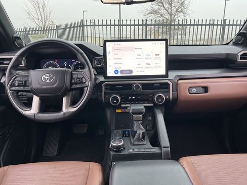 Used 2025 Toyota 4Runner Limited w/ Tow Technology Package image 17