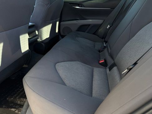Used 2022 Toyota Camry LE image 8