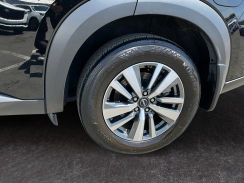 Used 2025 Nissan Pathfinder SL FWD image 9