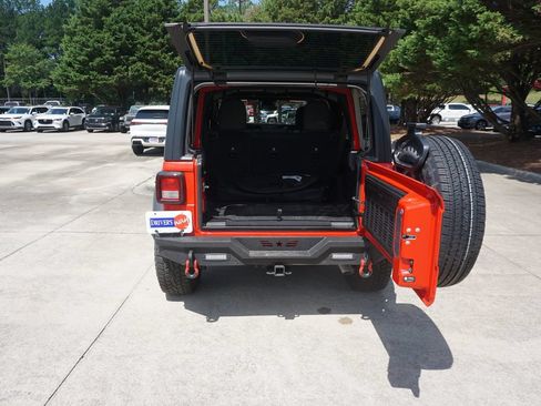 Used 2025 Jeep Wrangler Unlimited Sport AWD/4WD image 14